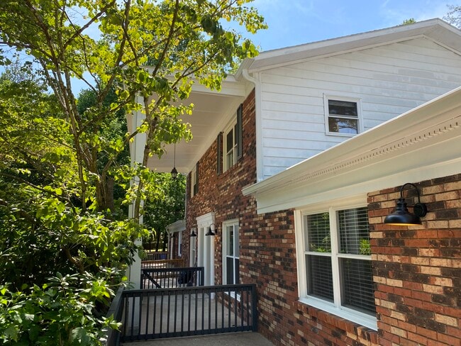 Foto del edificio - 6 Dogwood Ct