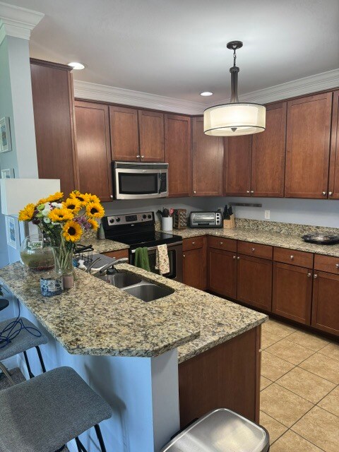 Vista de la cocina 1 - 953 Ingleside Ave