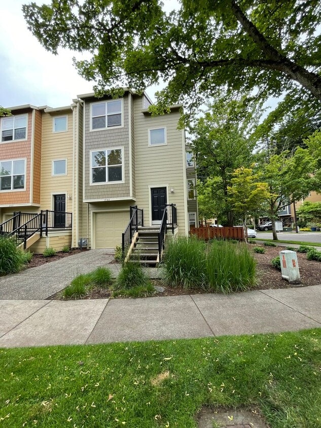 Great Home in Hillsboro Townhome Rentals in Hillsboro OR
