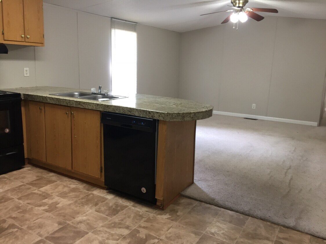 Primary Photo - 1500 W Pine Meadows Dr