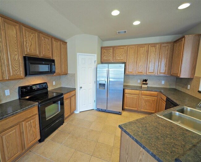 Building Photo - 7800 Little Deer Trail