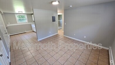 Building Photo - 27 Emerald Dr