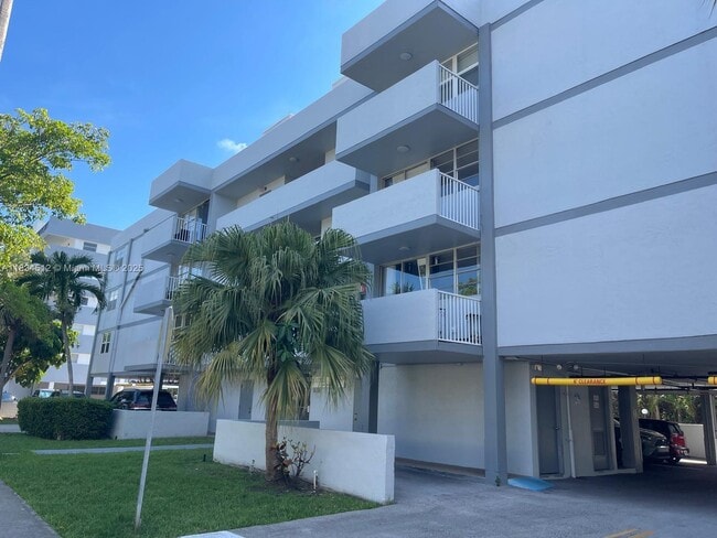 Foto del edificio - 16518 NE 26th Ave
