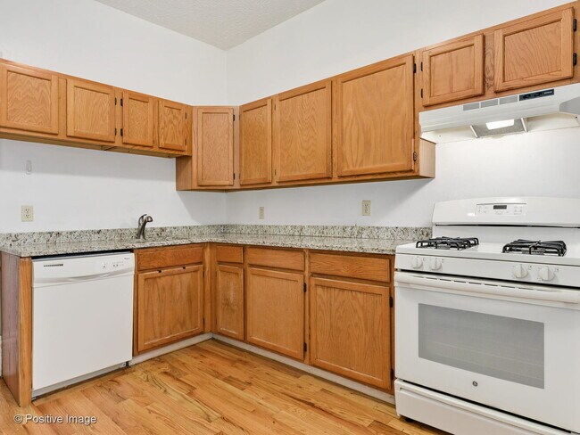 Building Photo - 1430 W Flournoy St
