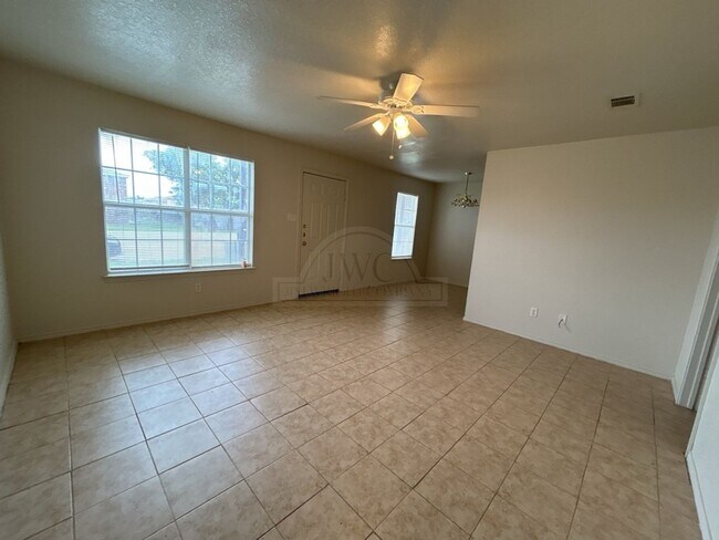Foto del edificio - 1505 Dugger Cir