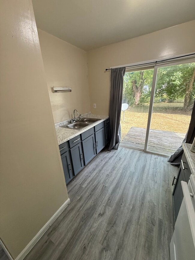 Foto del edificio - 2133 E Monroe St