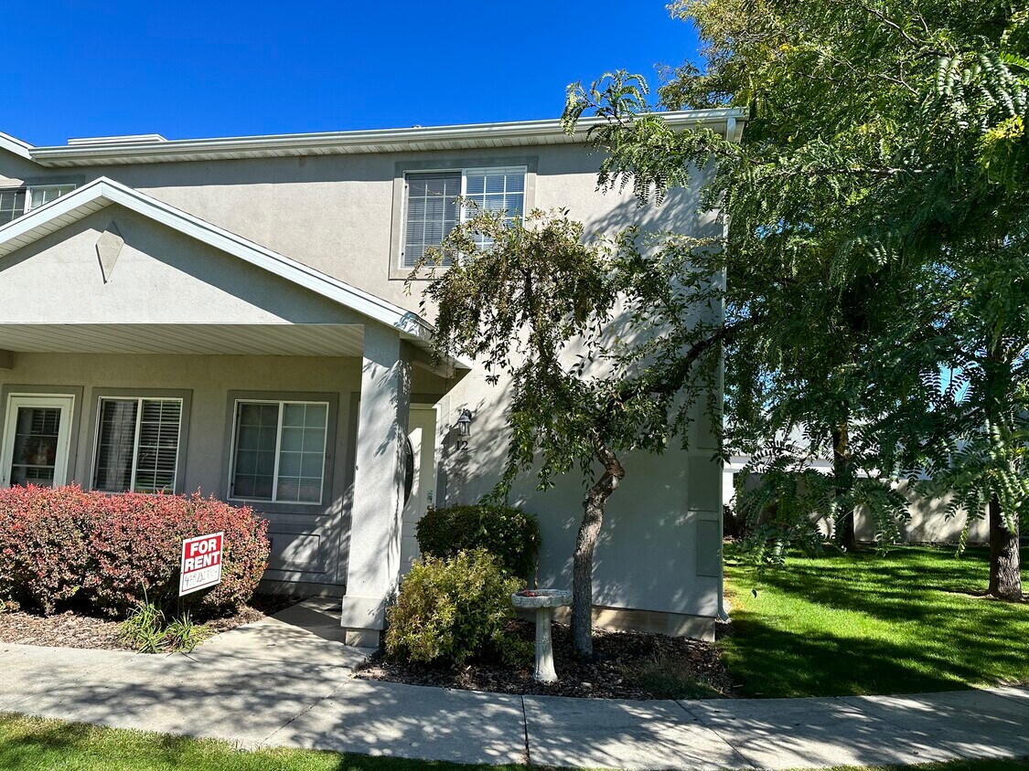 12 Somerset Pl, Logan, UT 84341 Townhome Rentals in Logan UT