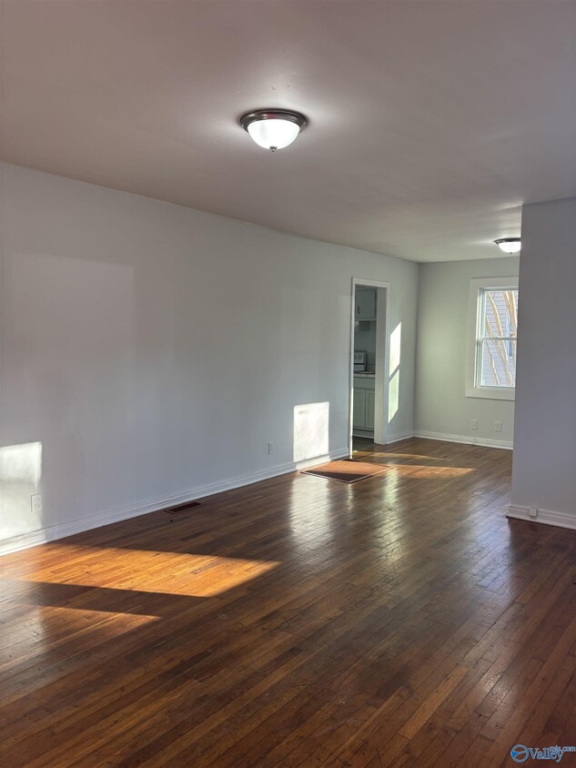 Building Photo - 908 Crestline Rd NW