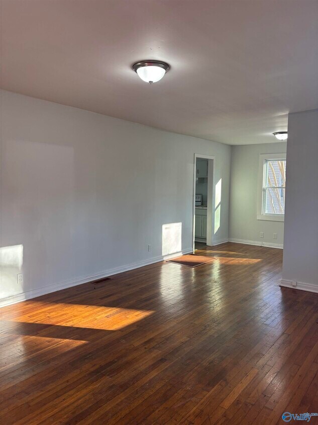 Foto del edificio - 908 Crestline Rd NW