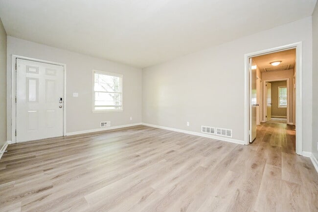 Building Photo - 4682 Glenwood Rd