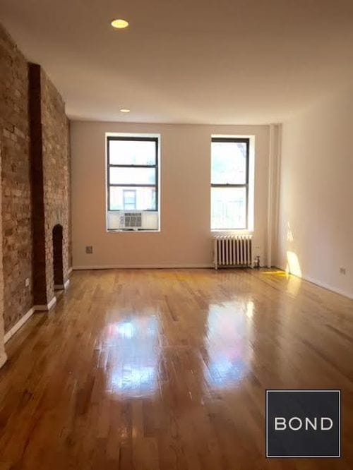 Primary Photo - 212 E 88th St