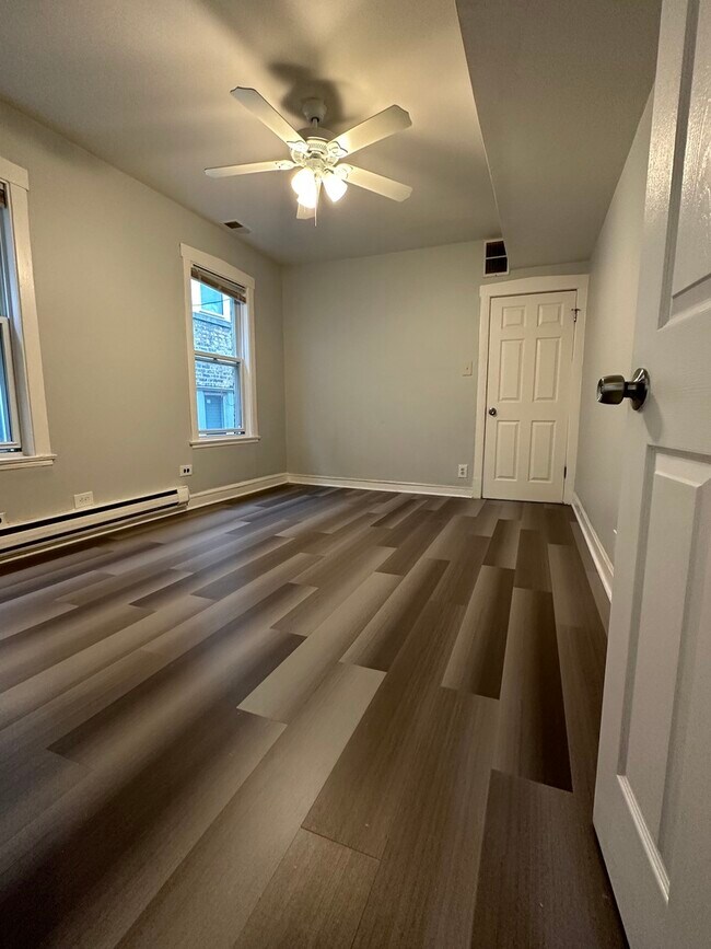 Foto del edificio - 5224 N Christiana Ave