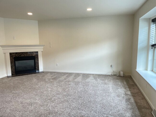 Foto del edificio - Beautiful Luxury Townhome in Lancaster