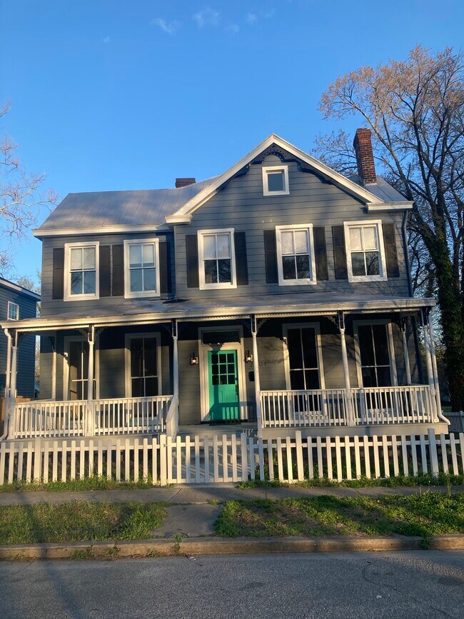 Building Photo - 2201 4th Ave