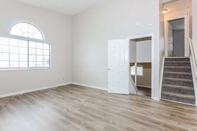 Building Photo - 3720 Dorval Pl