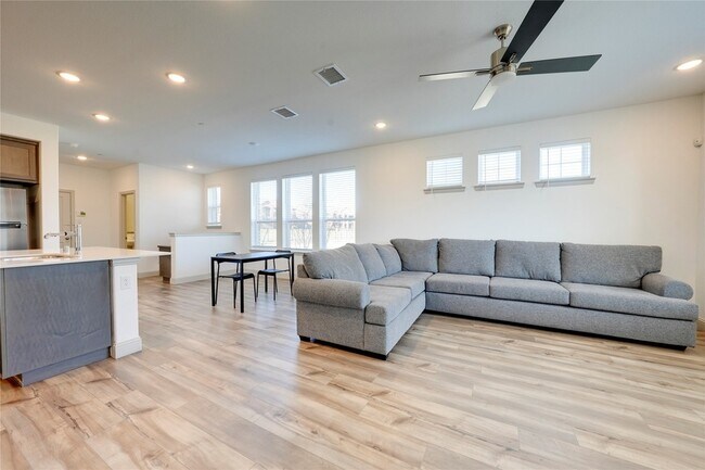 Foto del edificio - 3516 Zellwood Ln