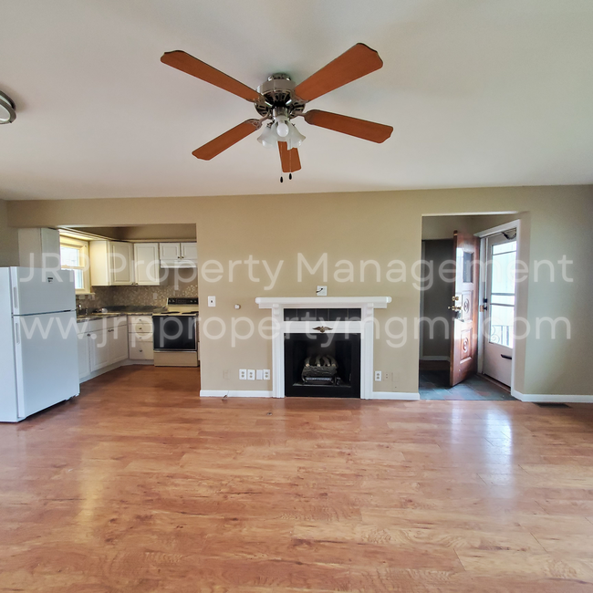 Building Photo - 555 Norvell Beach Dr