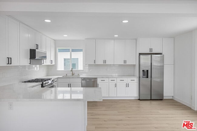 Foto del edificio - 1613 W 209th St