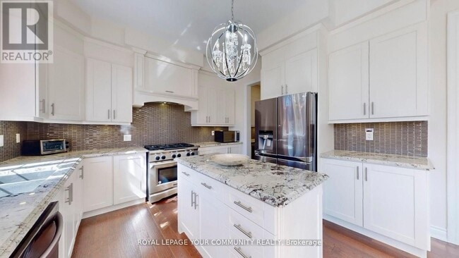 Building Photo - 561 Clifford Perry Pl