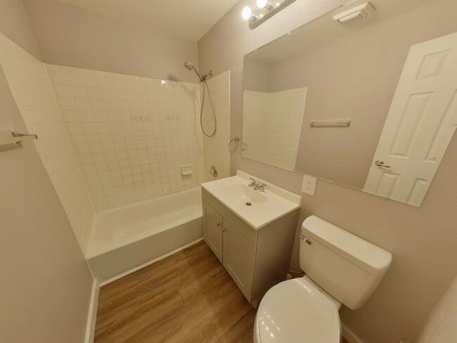 Building Photo - *4321 E Bayley St