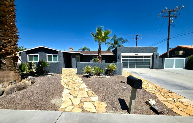 Building Photo - 2190 N Whitewater Club Dr