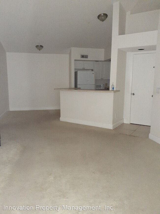 Building Photo - 1 br, 1 bath House - 5737 Gatlin Ave, #423