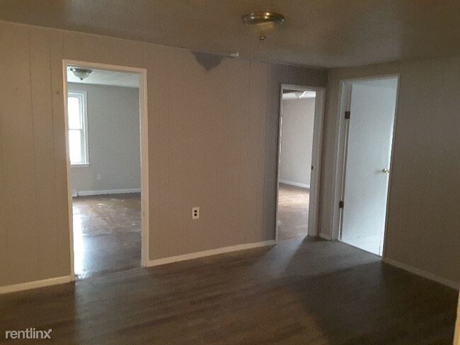 Building Photo - 3 br, 1 bath House - 35805 Farragut Street