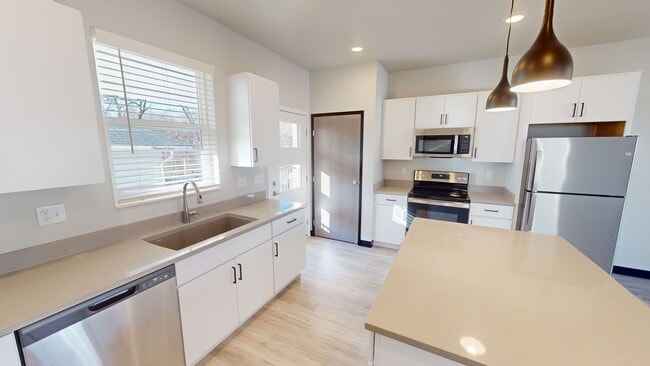 Building Photo - 2807 Oakland St