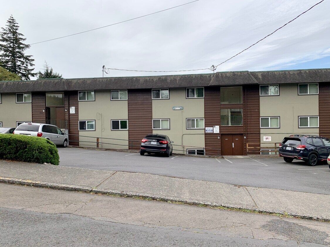 Primary Photo - 700 Academy St