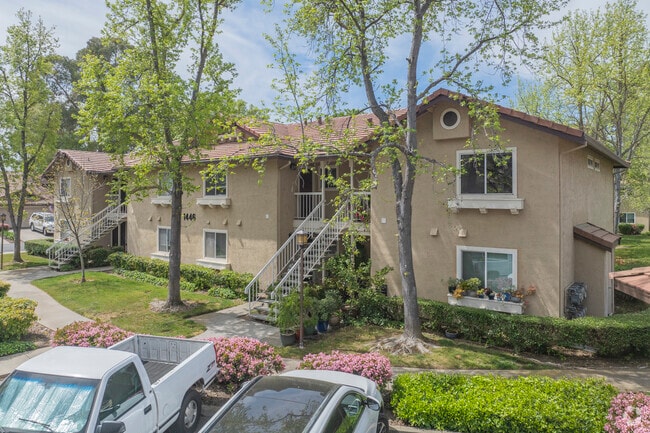 Alternate Exterior - 3177 Chateau Way