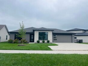 Building Photo - 5317 Smith Dr