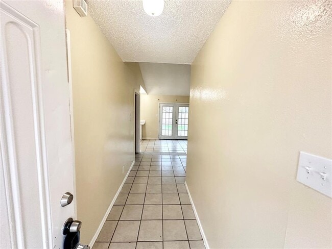 Building Photo - 7221 Ellington Cir