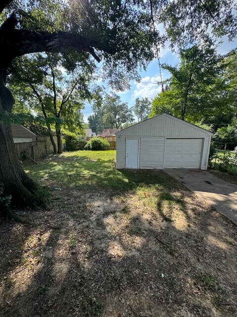 Foto del edificio - 787 Moon St