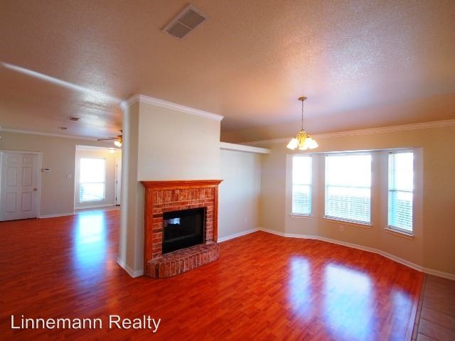 Building Photo - 3 br, 2 bath House - 2108 Flagstaff Drive