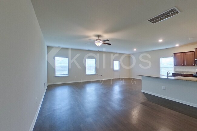 Foto del edificio - 1067 Pilgrim Ln