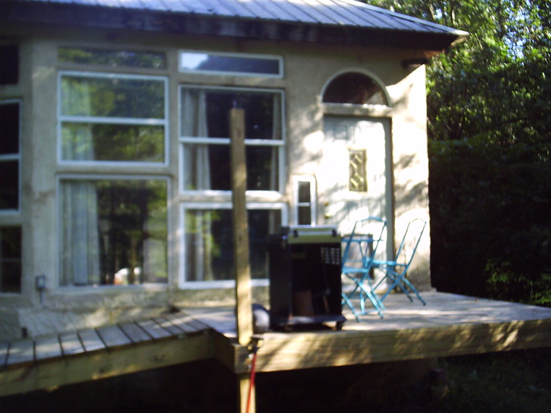Building Photo - 11097 Frasure Helber Rd