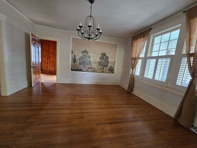 Building Photo - Beautiful Brick Home in Historic District of Edenton