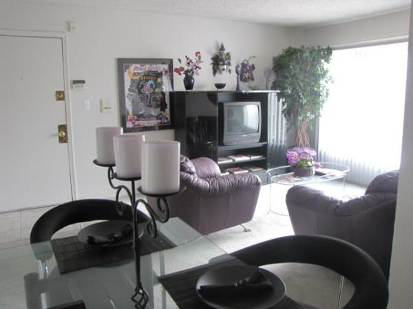 Foto del edificio - 9615 Greenview Ave