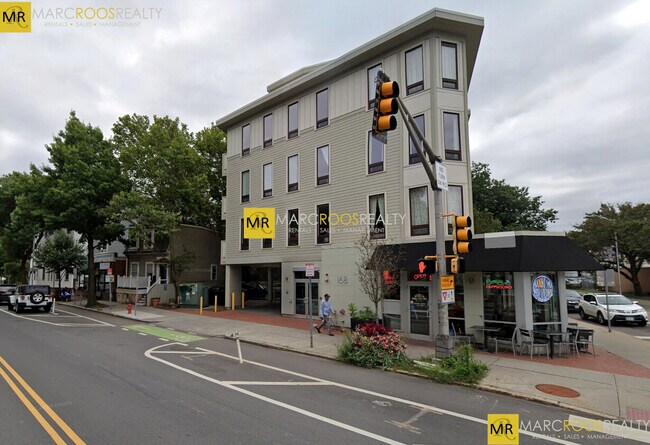 Building Photo - 162 Hampshire St