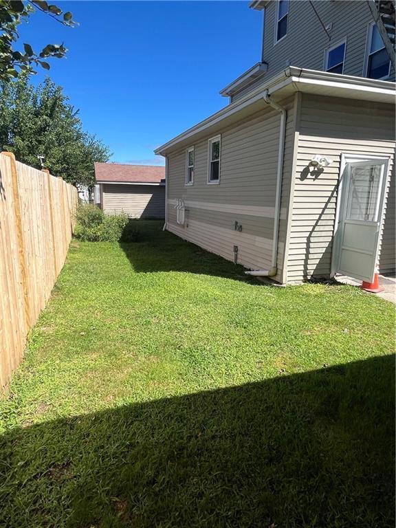 Foto del edificio - 2143 Elmwood Ave