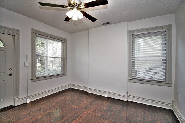 Foto del edificio - 4634 Southcrest Dr