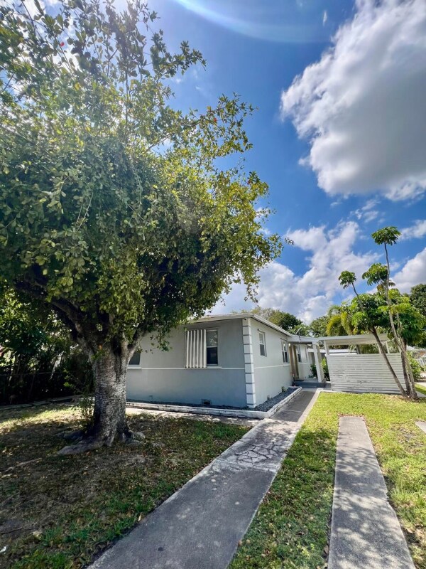 Primary Photo - 703 N 5th St