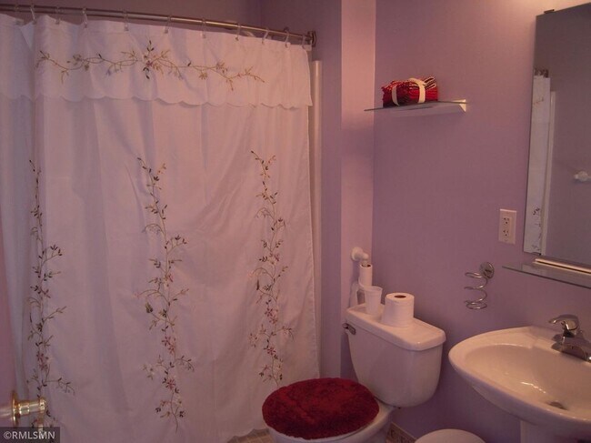 Foto del edificio - 668 Brentwood Ln