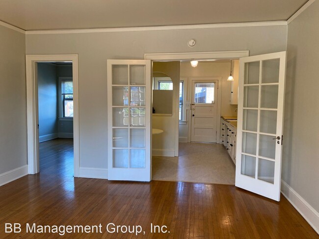 Foto del edificio - 1 br, 1 bath House - 830 SE Peacock Lane