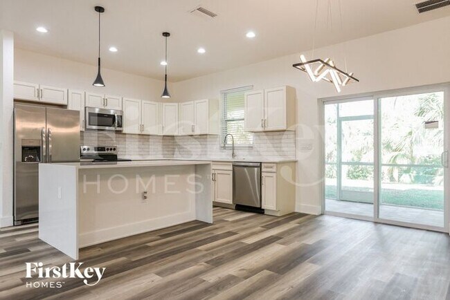Building Photo - 2778 Escambia Cir