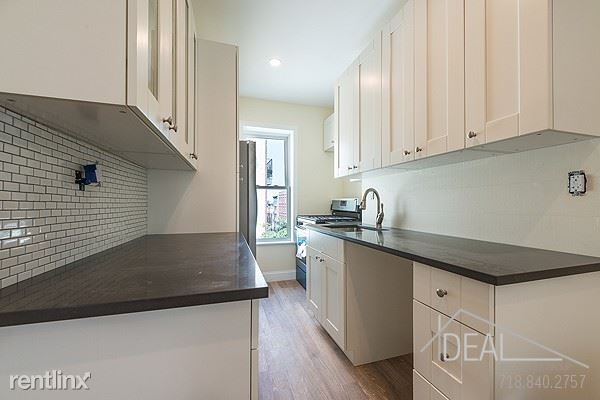 Foto principal - 692 6th Ave