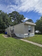 Building Photo - 8827 Deerwood Dr