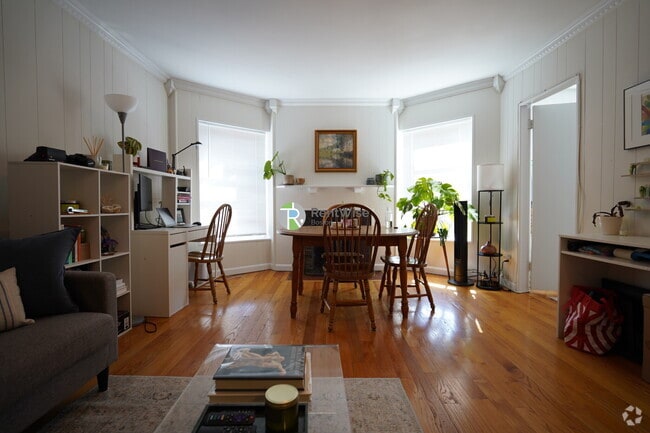 Building Photo - 1055 Beacon St