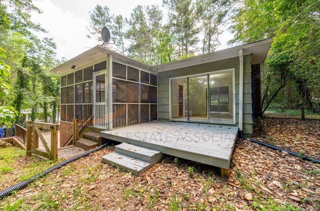 Building Photo - Your Perfect Blend of Space, Comfort, and ...