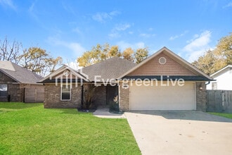 Building Photo - 308 S Ozark St